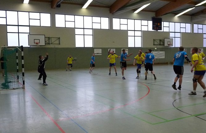 Gegen Bad Salzungen (Foto: Karl-Heinz Herrmann) Gegen Bad Salzungen (Foto: Karl-Heinz Herrmann)