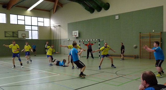 Gegen Bad Salzungen (Foto: Karl-Heinz Herrmann) Gegen Bad Salzungen (Foto: Karl-Heinz Herrmann)