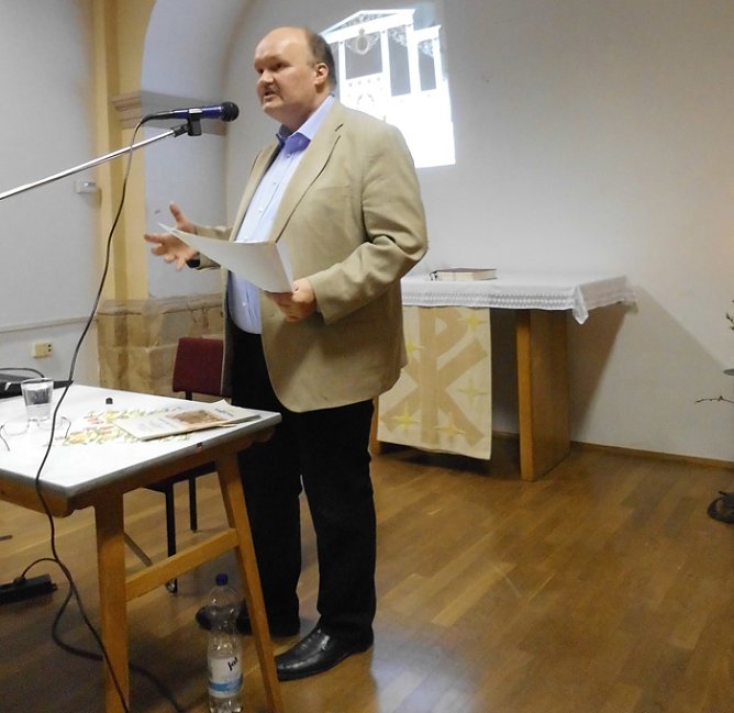 Zugunsten der alten Dame (Foto: Roland Voigt) Zugunsten der alten Dame (Foto: Roland Voigt)