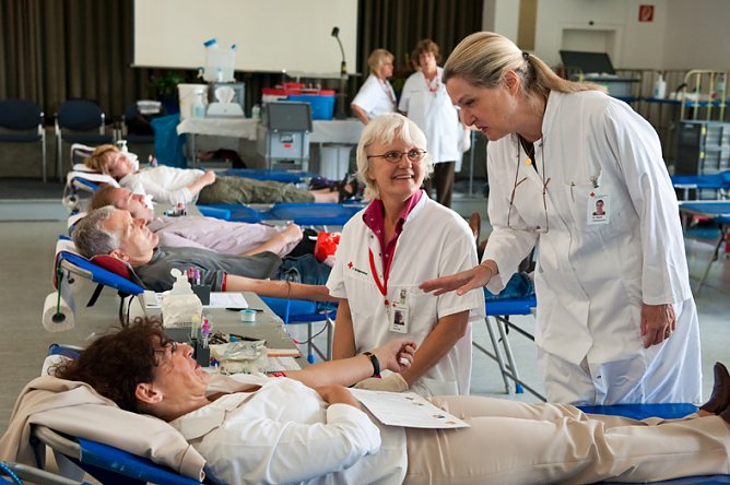 Blutspende (Foto: Blutspendedienst DRK) Blutspende (Foto: Blutspendedienst DRK)