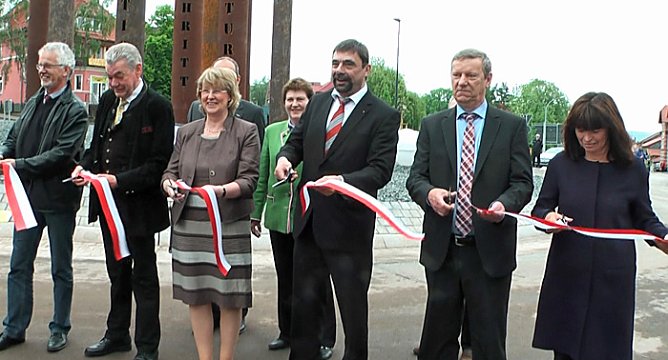 Kreisverkehr freigegeben (Foto: Karl-Heinz Herrmann)