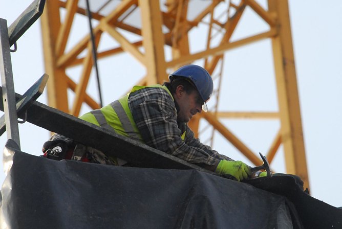 Mehr in der Lohntüte (Foto: IG Bau) Mehr in der Lohntüte (Foto: IG Bau)