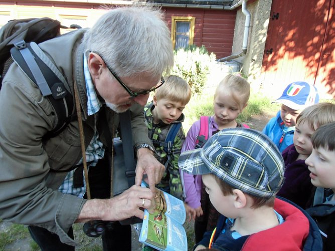 Eine Vogelstimmenwanderung (Foto: Kindervilla Bad Frankenhausen)