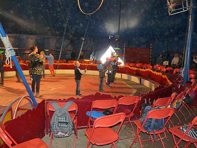 Probe f&uuml;rs Zirkusprojekt (Foto: Karl-Heinz Herrmann)