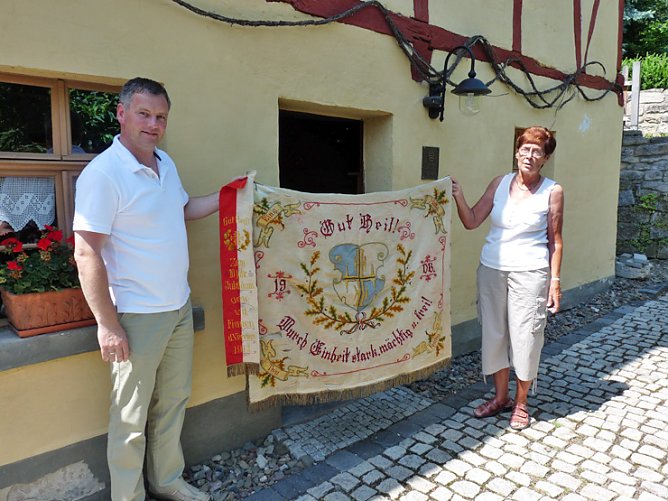 Spende erhöht (Foto: Karl-Heinz Herrmann) Spende erhöht (Foto: Karl-Heinz Herrmann)