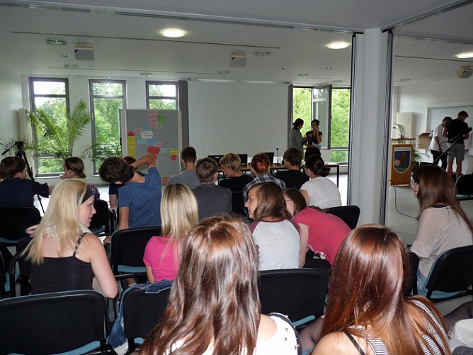 Demokratie ge&uuml;bt (Foto: Karl-Heinz Herrmann)