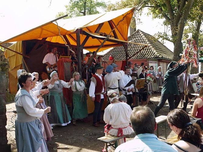 "Ergo Bibamus!" (Foto: Kyffhäusertourismusverband) "Ergo Bibamus!" (Foto: Kyffhäusertourismusverband)