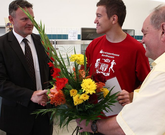 Gartisessen und Blumen (Foto: nnz)