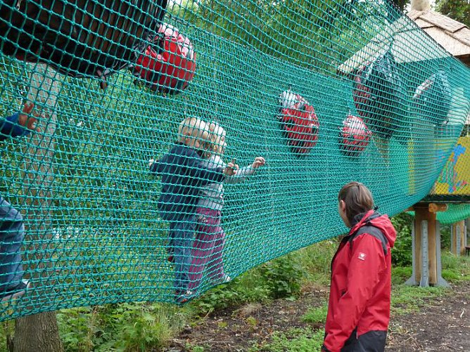 Neue Kletterattraktion für Dreikäsehochs (Foto: Karl-Heinz Herrmann) Neue Kletterattraktion für Dreikäsehochs (Foto: Karl-Heinz Herrmann)