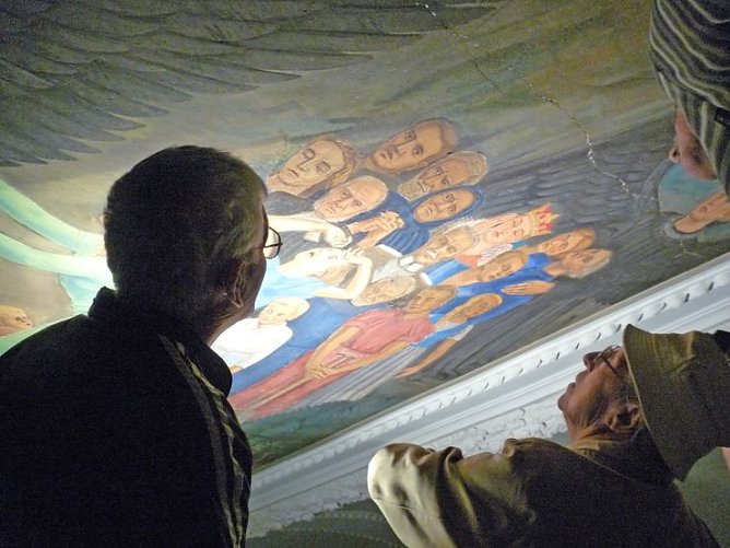 Deckengem&auml;lde mit Diskussion (Foto: Karl-Heinz Herrmann)