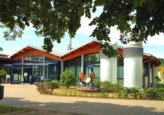 Allj&auml;hrliche Wartungs- und Reinigungsarbeiten (Foto: Kyffh&auml;usertherme)