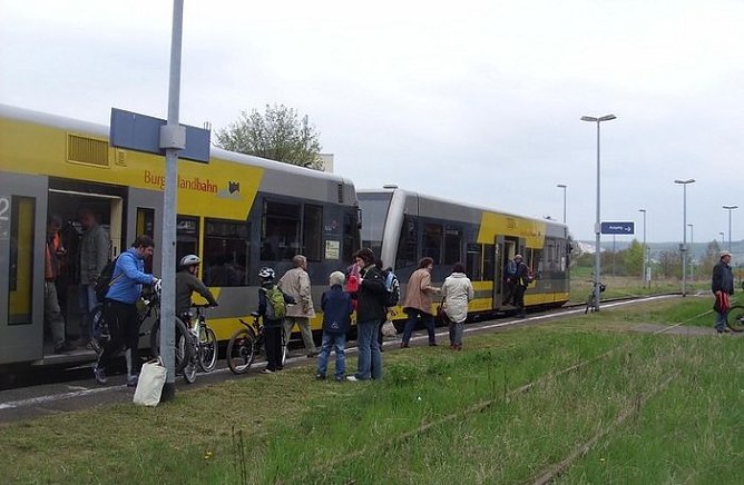 G&uuml;nstig zum Winzerfest (Foto: Verein Unstrutbahn)