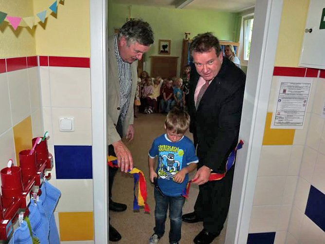 Kinder freuten sich (Foto: Karl-Heinz Herrmann)