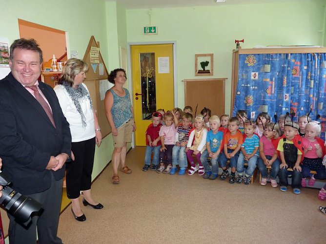 Kinder freuten sich (Foto: Karl-Heinz Herrmann)