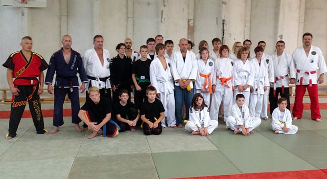 Klasse Kampfkunst in Artern (Foto: Werner Bank)