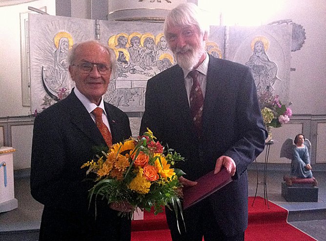 Ehrennadel verliehen (Foto: Landesmusikrat) Ehrennadel verliehen (Foto: Landesmusikrat)