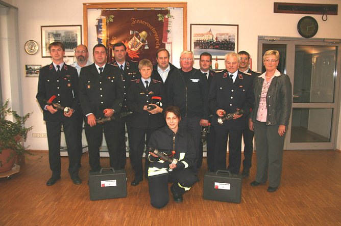 Übergabe Hohlstrahlrohre (Foto: Günter Herting) Übergabe Hohlstrahlrohre (Foto: Günter Herting)