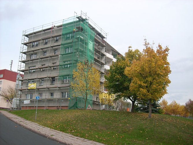 Wohnblock in der Renovierung (Foto: Karl-Heinz Herrmann) Wohnblock in der Renovierung (Foto: Karl-Heinz Herrmann)