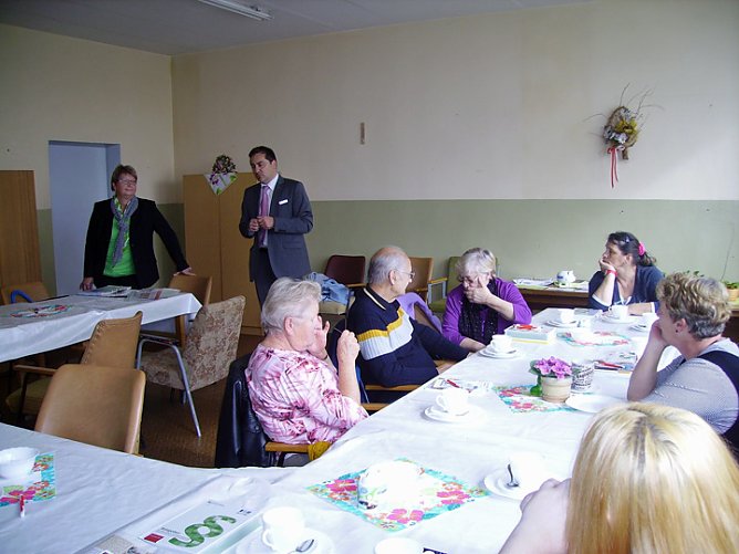 Über Pflegeversicherung informiert (Foto: Monika Goldacker) Über Pflegeversicherung informiert (Foto: Monika Goldacker)