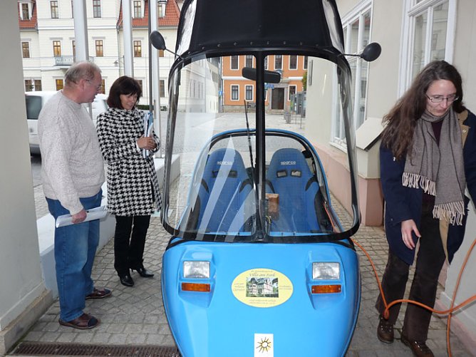 Elekroauto in Sondershausen (Foto: Karl-Heinz Herrmann) Elekroauto in Sondershausen (Foto: Karl-Heinz Herrmann)