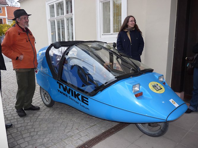 Elekroauto in Sondershausen (Foto: Karl-Heinz Herrmann) Elekroauto in Sondershausen (Foto: Karl-Heinz Herrmann)