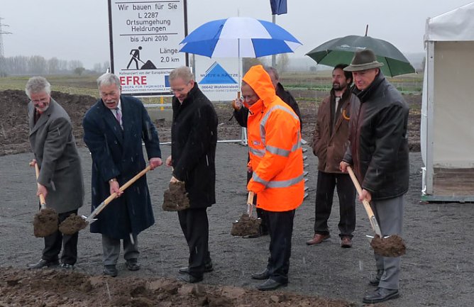 Ortsumgehung Heldrungen (Foto: Karl-Heinz Herrmann) Ortsumgehung Heldrungen (Foto: Karl-Heinz Herrmann)