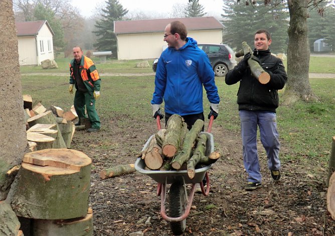 Arbeitseinsatz (Foto: Ferienpark Feuerkuppe)