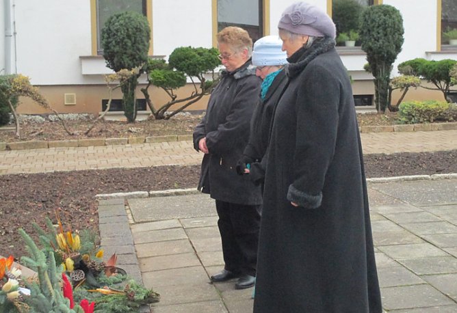 Der Toten gedacht (Foto: Ina R&ouml;mer)