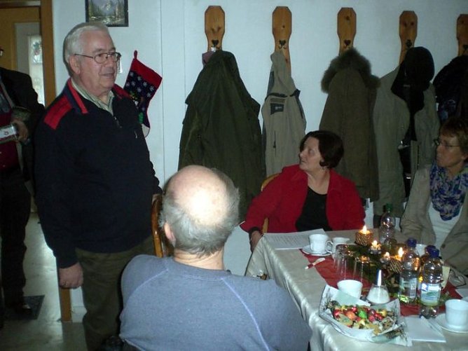 Jahresausklang in unterhaltsamer Runde (Foto: Klaus Henze) Jahresausklang in unterhaltsamer Runde (Foto: Klaus Henze)