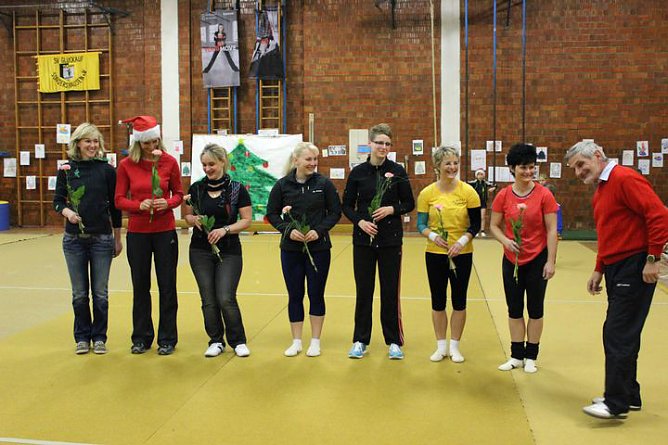 Jubiläums Weihnachtsturnen (2) (Foto: Karl-Heinz Herrmann) Jubiläums Weihnachtsturnen (2) (Foto: Karl-Heinz Herrmann)