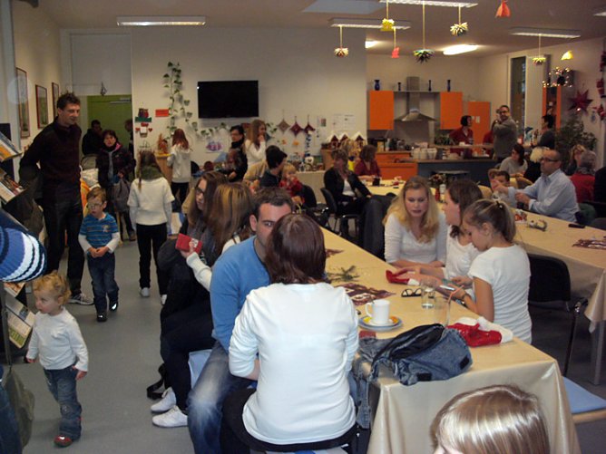 Große Weihnachtsfeier im Arterner Freizeitzentrum (Foto: Freizeitzentrum Artern) Große Weihnachtsfeier im Arterner Freizeitzentrum (Foto: Freizeitzentrum Artern)