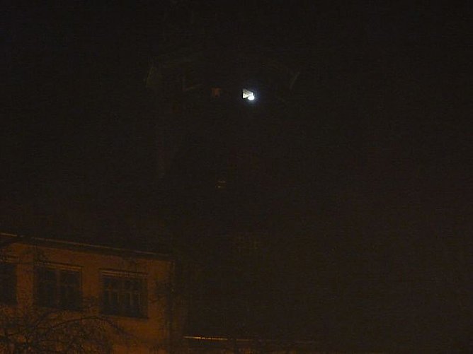 Die Kehrseite des Feuerwerks (Foto: Karl-Heinz Herrmann) Die Kehrseite des Feuerwerks (Foto: Karl-Heinz Herrmann)