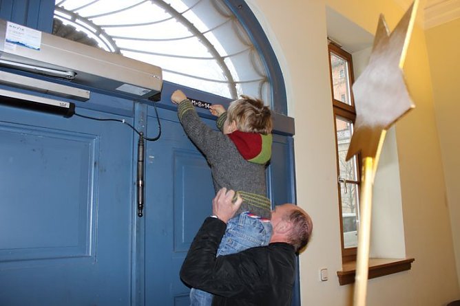 Segen erhalten (Foto: Karl-Heinz Herrmann) Segen erhalten (Foto: Karl-Heinz Herrmann)