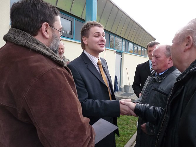 DFB Minispielfeld &uuml;bergeben (Foto: Karl-Heinz Herrmann)