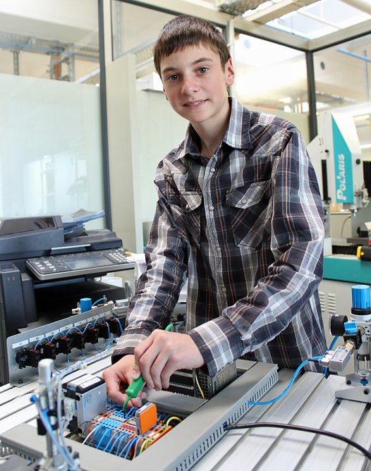 Für technikbegeisterte Schüler (Foto: Wago) Für technikbegeisterte Schüler (Foto: Wago)
