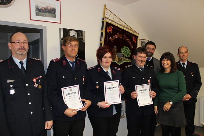 Auszeichnung und Bef&ouml;rderungen (Foto: Karl-Heinz Herrmann)
