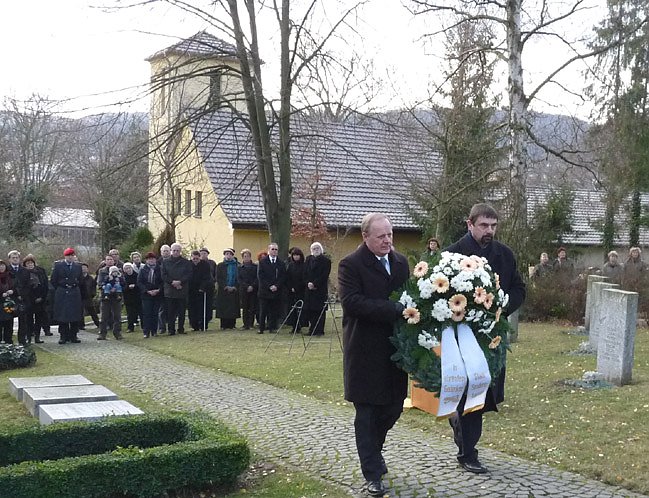 Volkstrauertag Sondershausen (Foto: Karl-Heinz Herrmann) Volkstrauertag Sondershausen (Foto: Karl-Heinz Herrmann)
