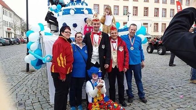 Frankenhusen allemohl in Blau und Wei&szlig; (Foto: Steffen Kobrow)