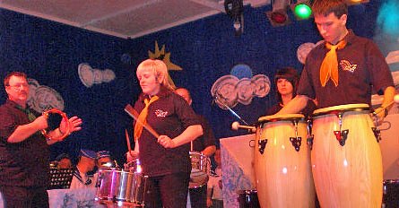 Die Trommler am Schiefen Turm (Foto: Stadt Bad Frankenhausen)
