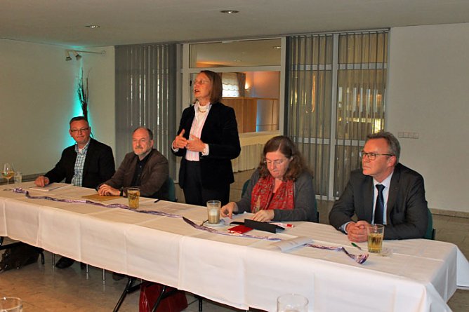 Mit Politikern diskutiert (Foto: Karl-Heinz Herrmann)