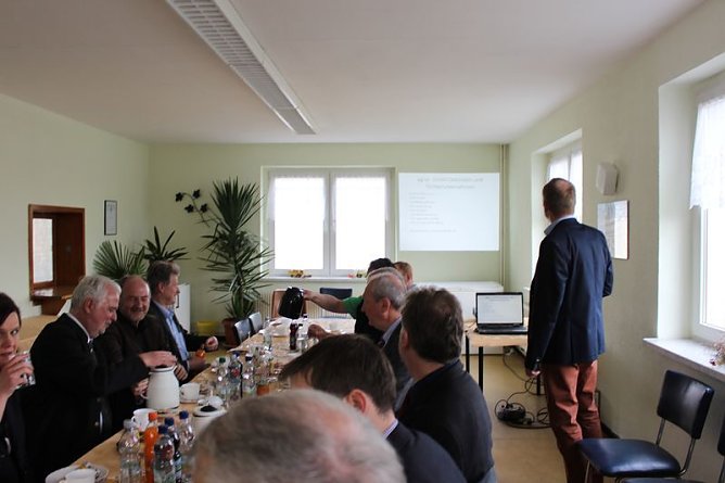 Überschwemmungsproblematik im Raum Oldisleben - Heldrungen (Foto: Karl-Heinz Herrmann) Überschwemmungsproblematik im Raum Oldisleben - Heldrungen (Foto: Karl-Heinz Herrmann)