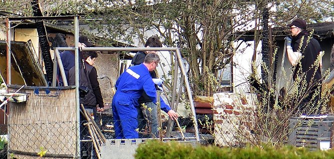 Brandschutt untersucht (Foto: nnz) Brandschutt untersucht (Foto: nnz)