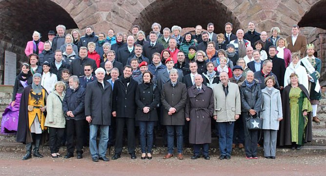 Kyffh&auml;user &uuml;bergeben (Foto: Karl-Heinz Herrmann)