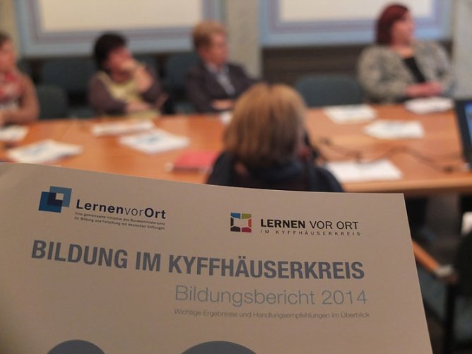 Vorstellung regionalspezifischer Daten (Foto: Lernen vor Ort) Vorstellung regionalspezifischer Daten (Foto: Lernen vor Ort)