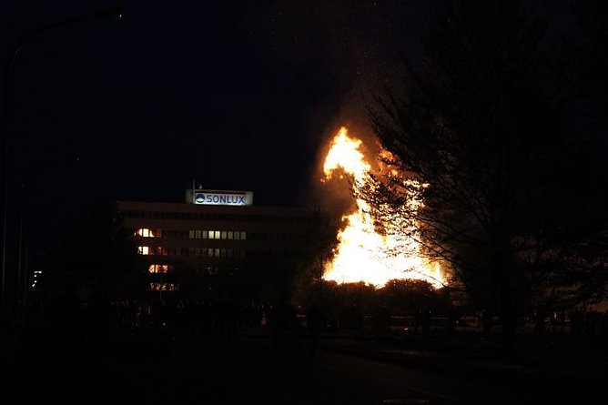 Bereits zum 6. Mal Osterfeuer im Gewerbegebiet (Foto: Karl-Heinz Herrmann) Bereits zum 6. Mal Osterfeuer im Gewerbegebiet (Foto: Karl-Heinz Herrmann)