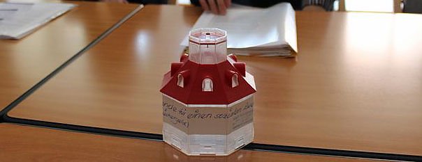 Erster öffentlicher Bücherschrank (Foto: Karl-Heinz Herrmann) Erster öffentlicher Bücherschrank (Foto: Karl-Heinz Herrmann)