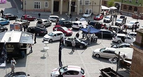 Autofrühling (Foto: Karl-Heinz Herrmann) Autofrühling (Foto: Karl-Heinz Herrmann)