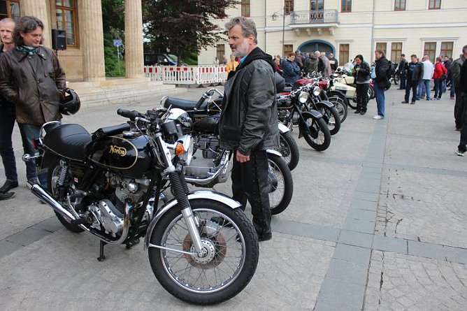 Oldtimer in Sondershausen (Foto: Karl-Heinz Herrmann)