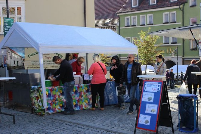 Pflanzen &uuml;ber Pflanzen (Foto: Karl-Heinz Herrmann)