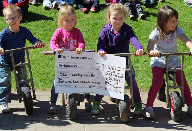Unterstützung für DRK-Kindertagesstätte (Foto: Karl-Heinz Herrmann) Unterstützung für DRK-Kindertagesstätte (Foto: Karl-Heinz Herrmann)
